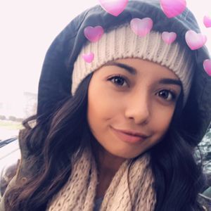 Meet your Posher, Esmeralda